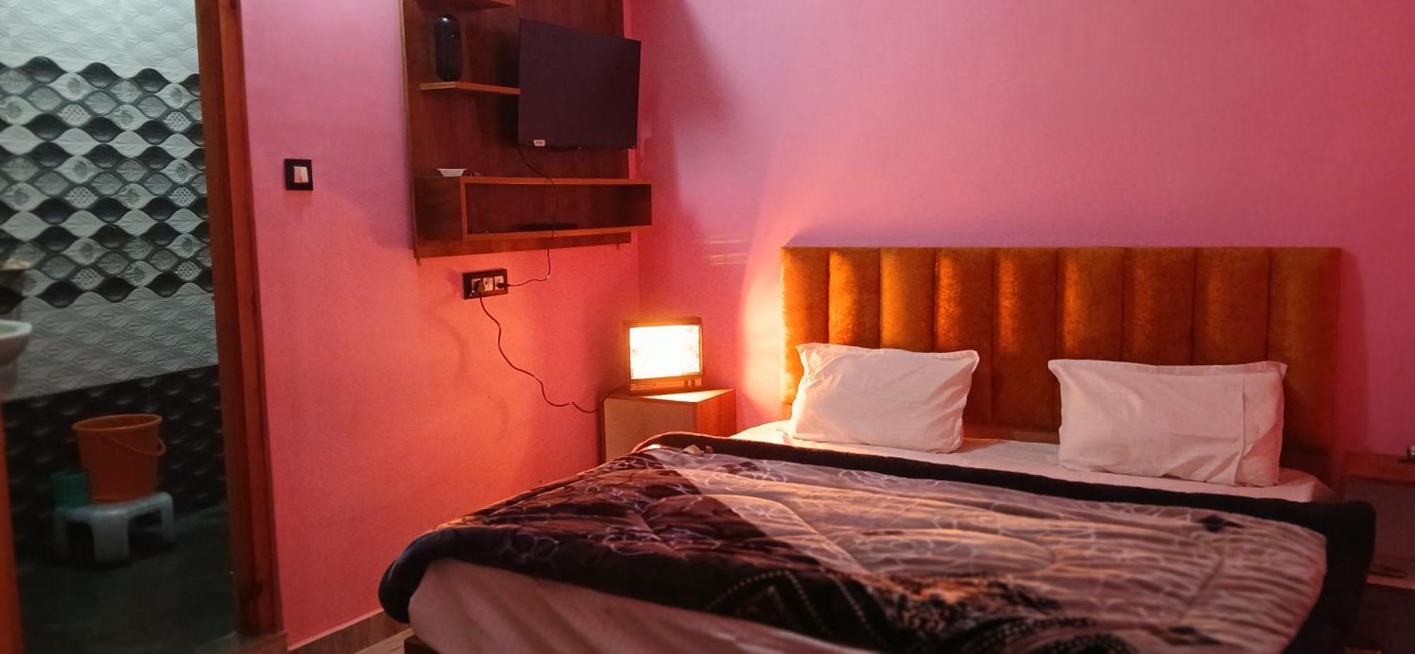 Golden Valley Hotel Касол Екстериор снимка